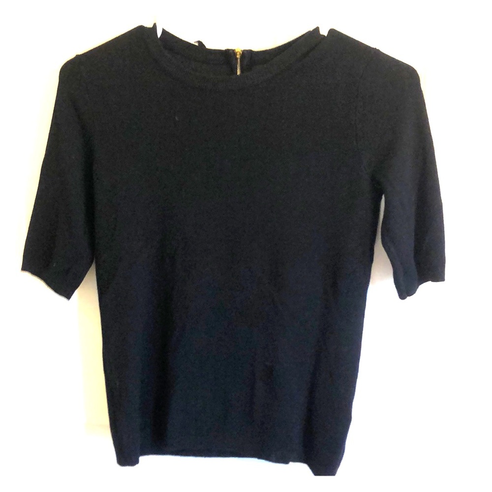 Short sleeve black sweater